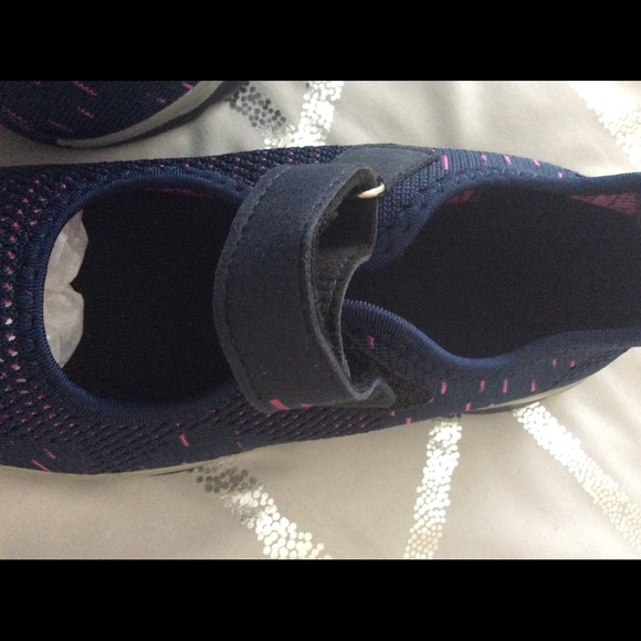 Summer Casual Mesh Shoes 6 Wide - Picture 3 of 3